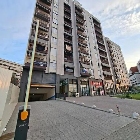 Enea 8 *